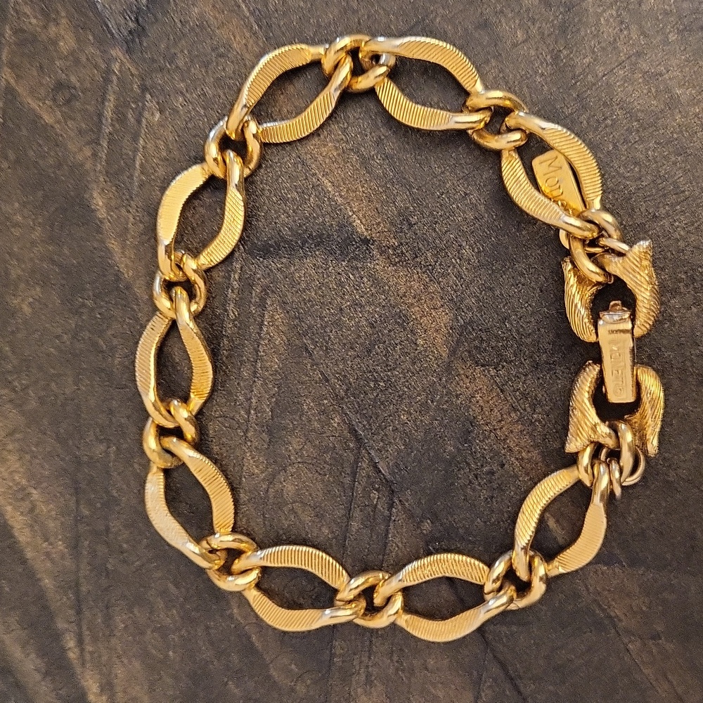 Vintage Monet Gold Tone Texured Chain Link Bracelet